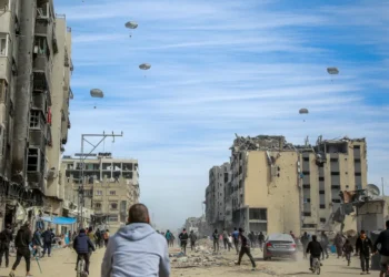 Israel Gaza: Large number of gunshot wounds among those injured in aid convoy rush – UN