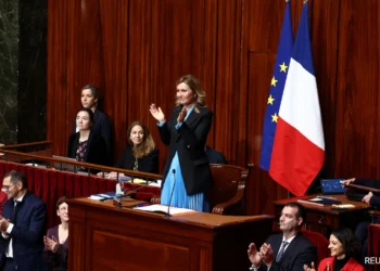 France makes abortion a constitutional right