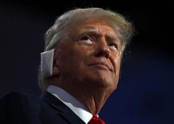 Bandaged Trump gets rapturous welcome two days after assassination attempt