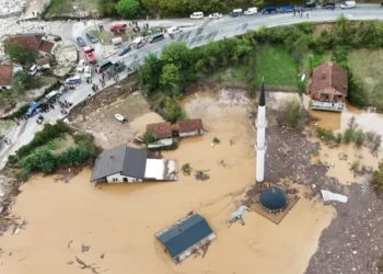 Floods and landslides leave 18 dead in Bosnia