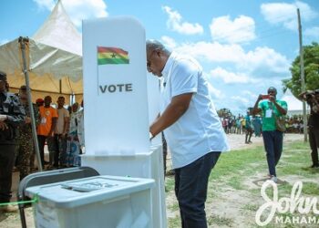 Mahama votes in Bole-Bamboi