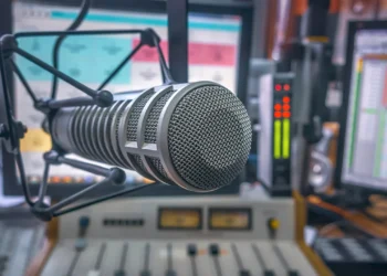 Govt cracks down on unauthorized radio stations
