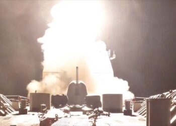 US launches wave of air strikes on Yemen’s Houthis