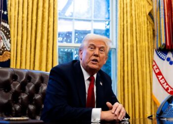 Trump announces 25% tariffs on car imports to US